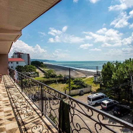 Guesthouse White Swan Kobuleti Kültér fotó