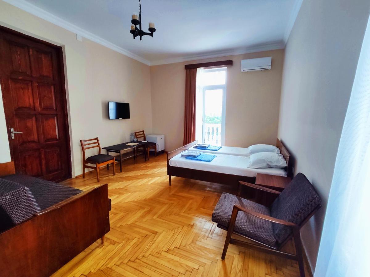 Guesthouse White Swan Kobuleti Kültér fotó