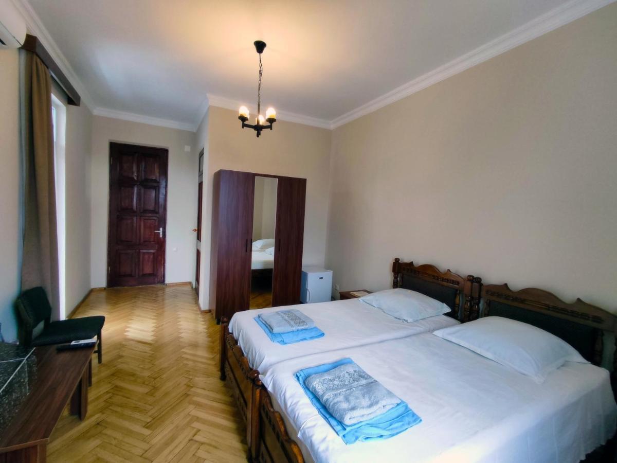 Guesthouse White Swan Kobuleti Kültér fotó