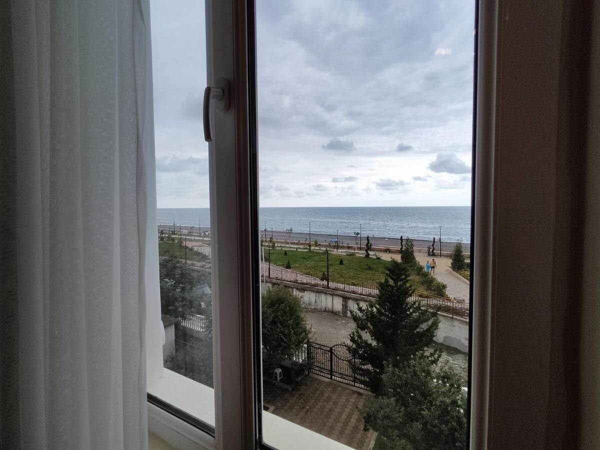 Guesthouse White Swan Kobuleti Kültér fotó