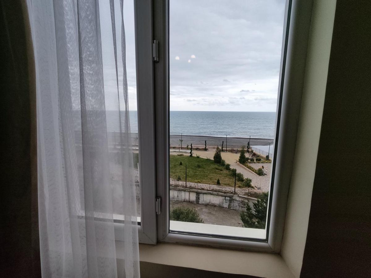 Guesthouse White Swan Kobuleti Kültér fotó