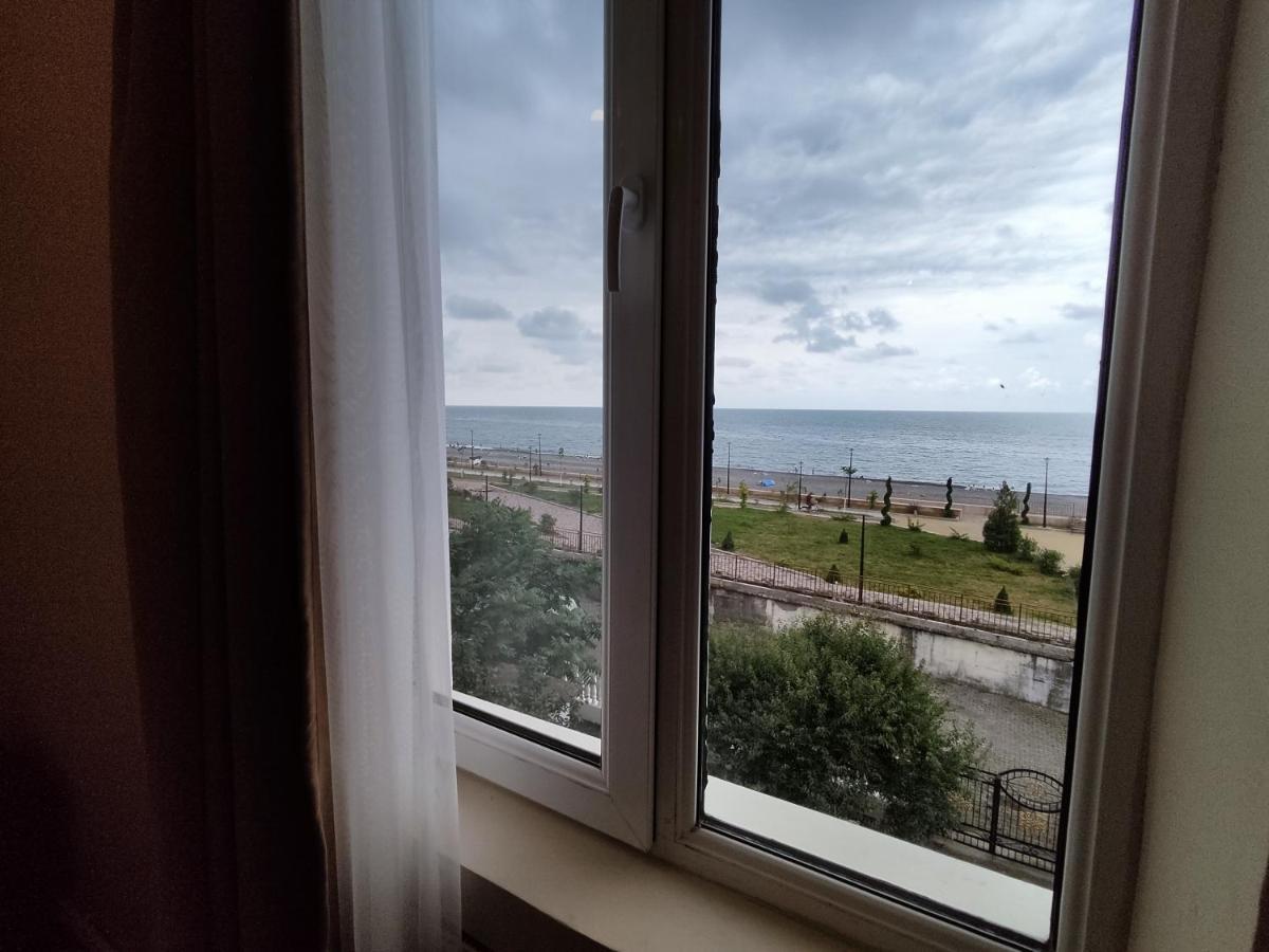 Guesthouse White Swan Kobuleti Kültér fotó