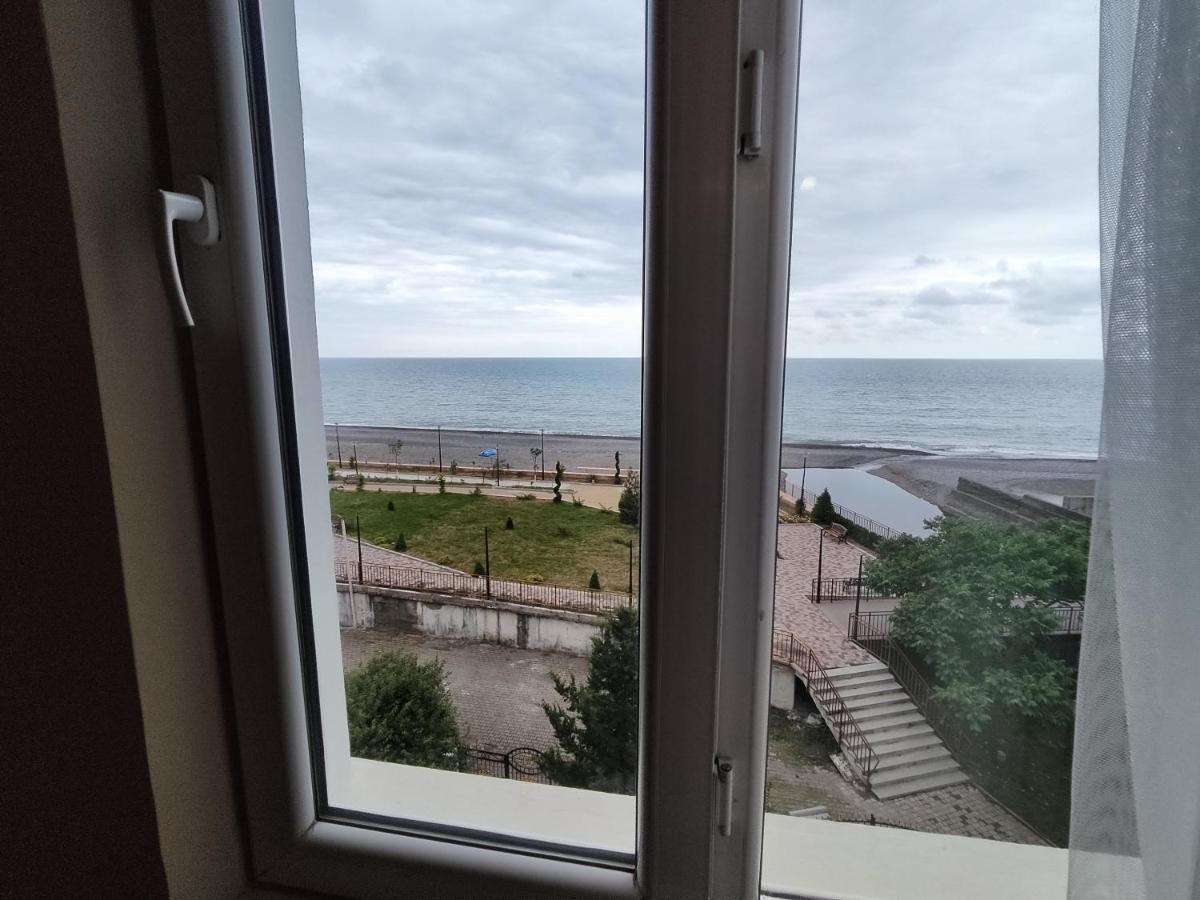 Guesthouse White Swan Kobuleti Kültér fotó
