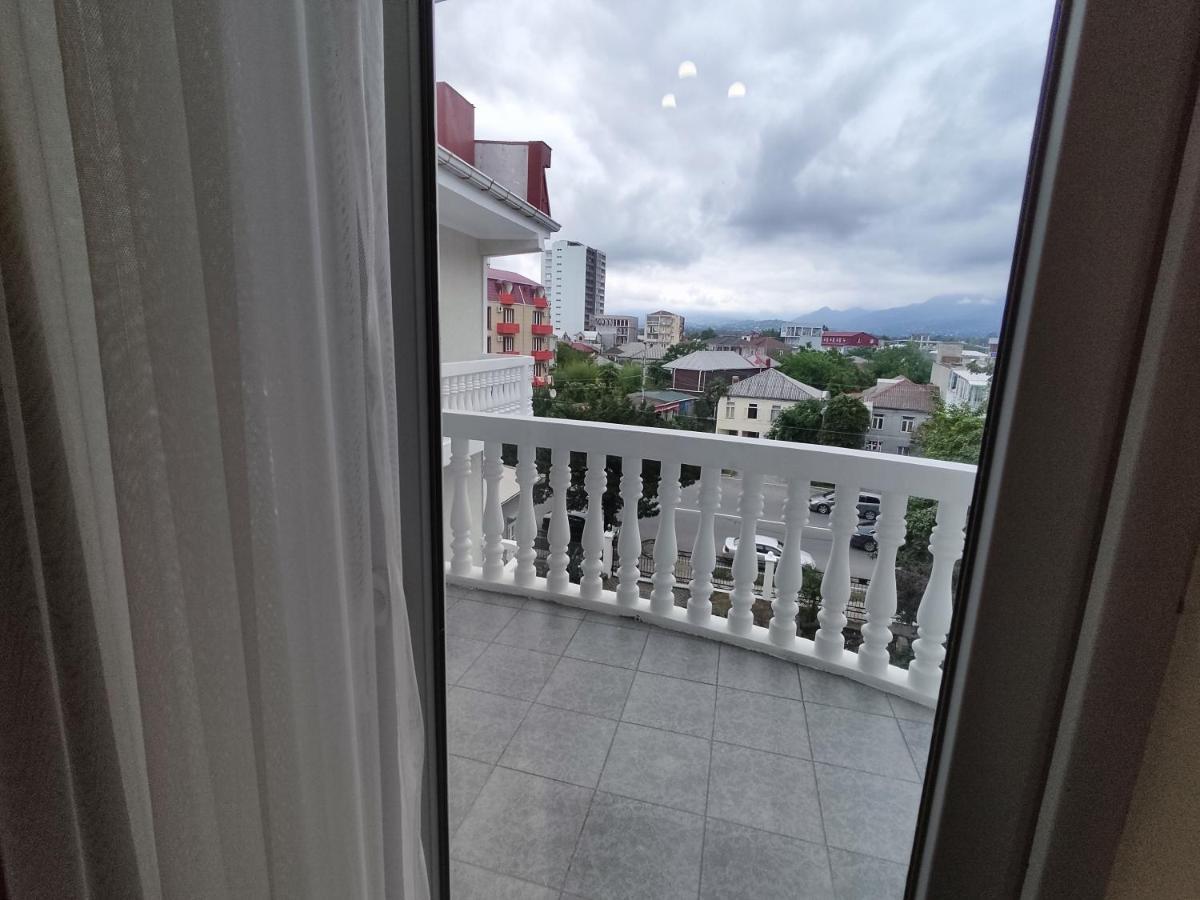 Guesthouse White Swan Kobuleti Kültér fotó
