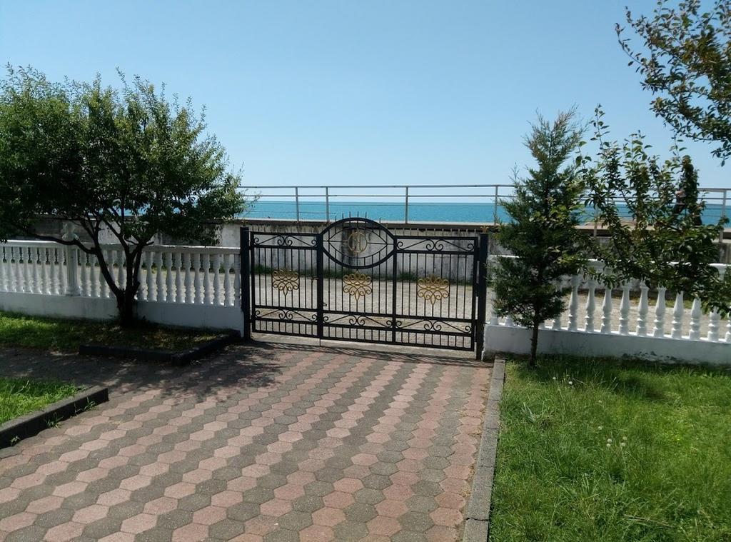 Guesthouse White Swan Kobuleti Kültér fotó