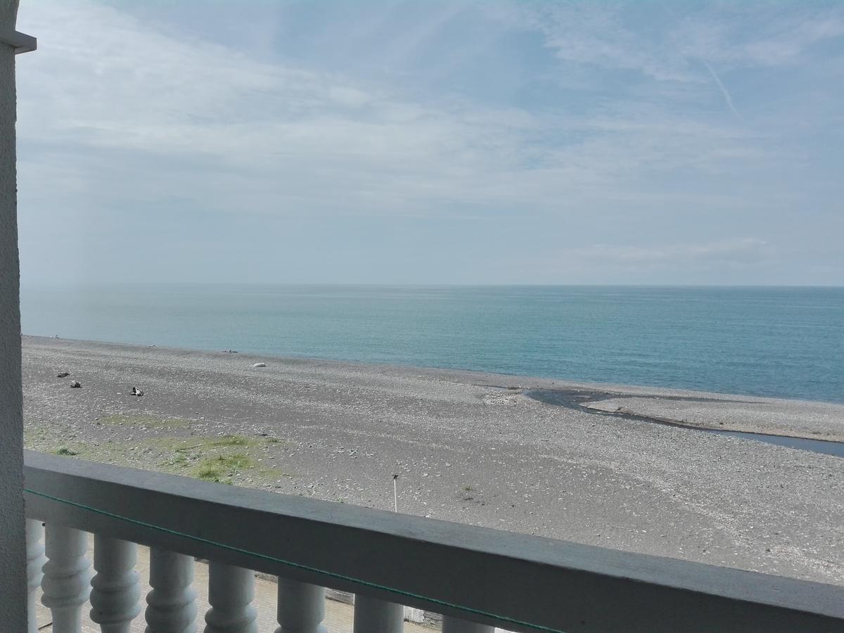 Guesthouse White Swan Kobuleti Kültér fotó