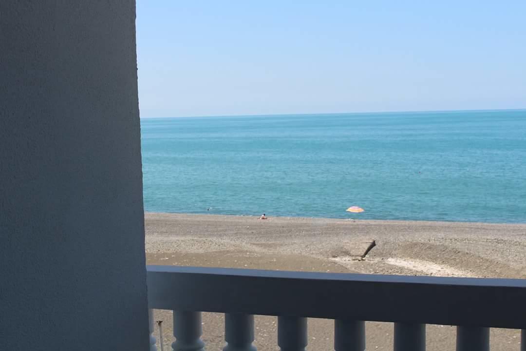 Guesthouse White Swan Kobuleti Kültér fotó