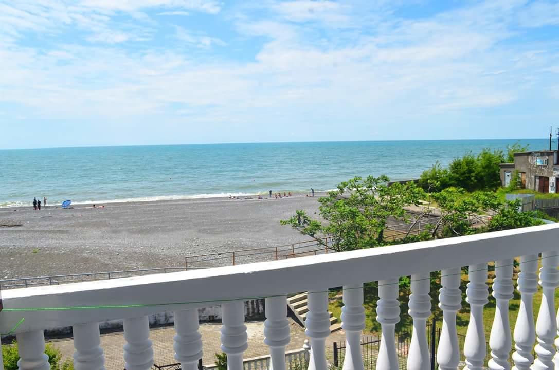 Guesthouse White Swan Kobuleti Kültér fotó