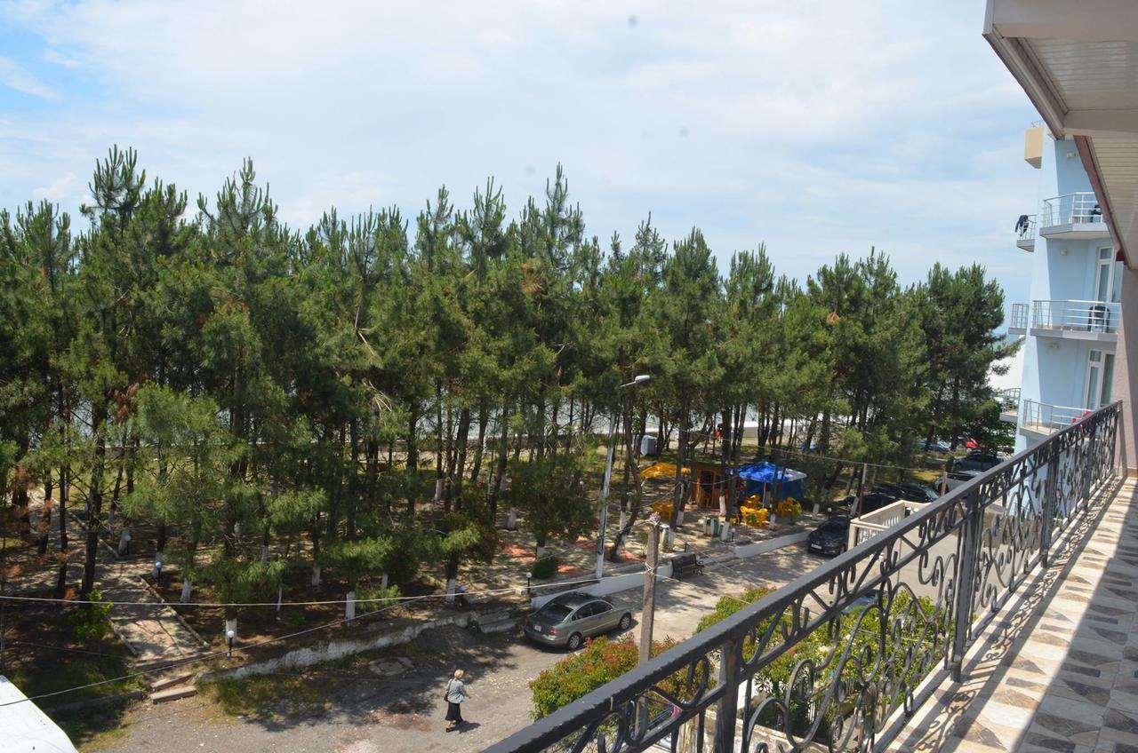 Guesthouse White Swan Kobuleti Kültér fotó