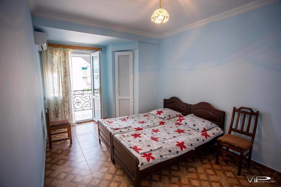 Guesthouse White Swan Kobuleti Kültér fotó